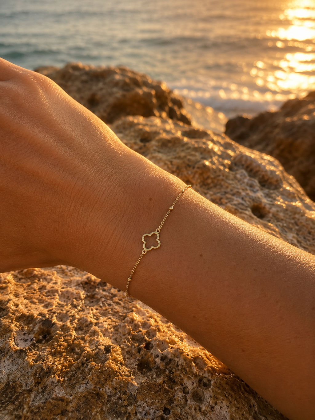 Bracelet Trèfle Doré Élégant